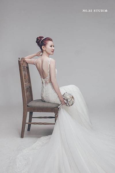 NO.9婚紗攝影-典雅美背蕾絲手工白紗 NO.9婚紗攝影-典雅美背蕾絲手工白紗