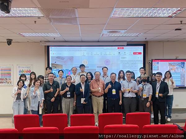主持「AI X 實證醫學工作坊」 主持「AI X 實證醫學工作坊」