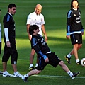 practica-siguiendo-cerca-Messi_OLEIMA20100606_0157_6.jpg