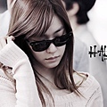 SNSD-Tiffany-airport-fashion-oct-5-2