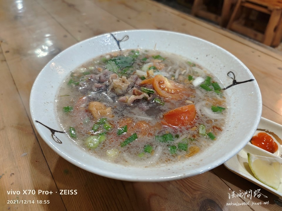 南港越南餐廳推薦，越太太-阿水越南料理 牛肉湯