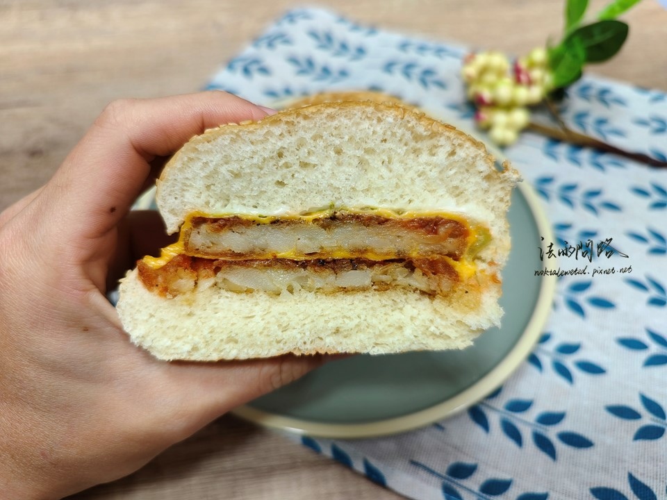 南港素食平價漢堡-享味素食漢堡｜南港展覽館美食 薯餅起司漢堡