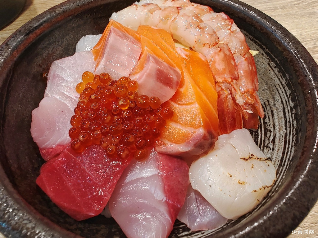 南門鯤丼，中正紀念堂日式料理推薦，台北新鮮生魚片 極海鮮生丼