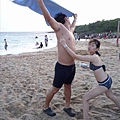 就是缺一顆痣～～他在學綺夢啦！！救人喔～～綺夢懷孕啦.jpg