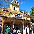 Disneyland_City Hall