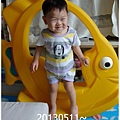 2-1020511吃早餐&坐搖搖魚