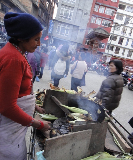 尼泊爾(17)-烤玉米