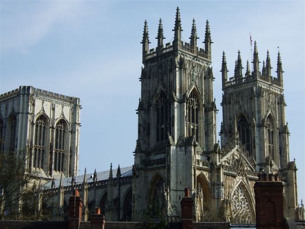 0414 free city guide 21-York Minster.jpg