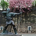 Robin Hood-shooting his last arrow.jpg