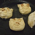 0522 piggy pao.jpg