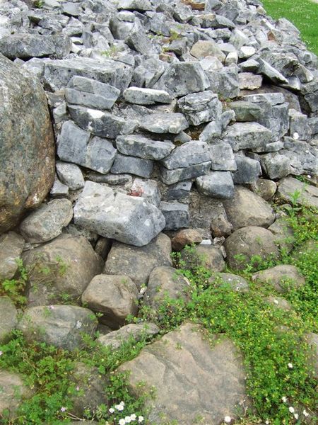 Parc le Bruce burial chamber 2-old(below) &amp; new stones.jpg