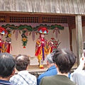 首里城城跡--沖繩舞蹈表演.JPG