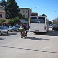 阿爾巴尼亞Shokodër的街景與隨處可見的機車行。