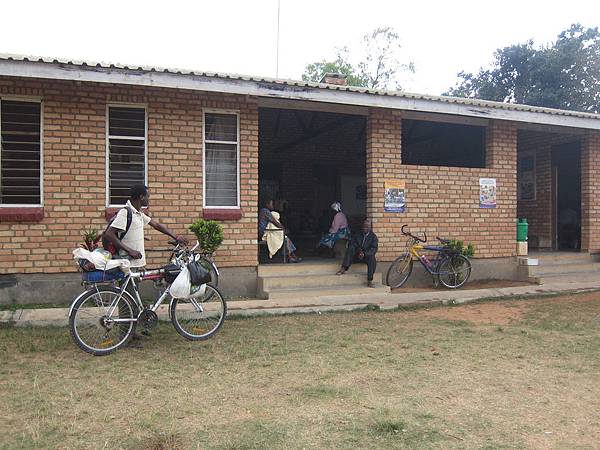 馬拉威一般村鎮的衛生室，僅能提供基本醫療