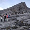 照片山峰為神山最高峰(基點處)