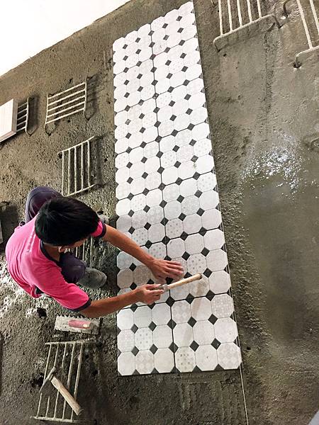45廁所壁磚＋地磚施貼.jpg