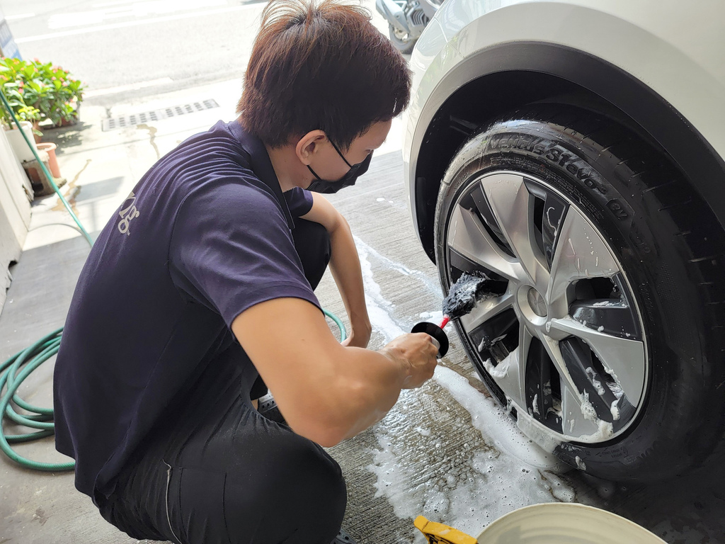 台南汽車鍍膜推薦-岫舫車體美研8.jpg