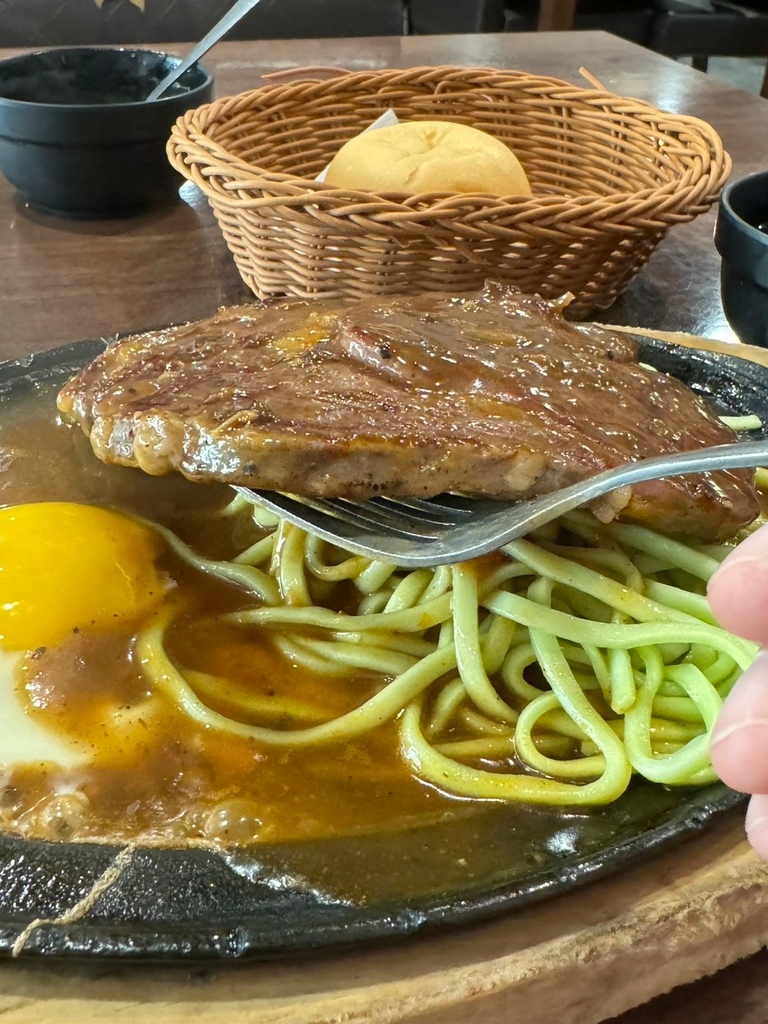 【台南平價牛排】安平牛排一條街，3家平價鐵板牛排你愛哪一家？