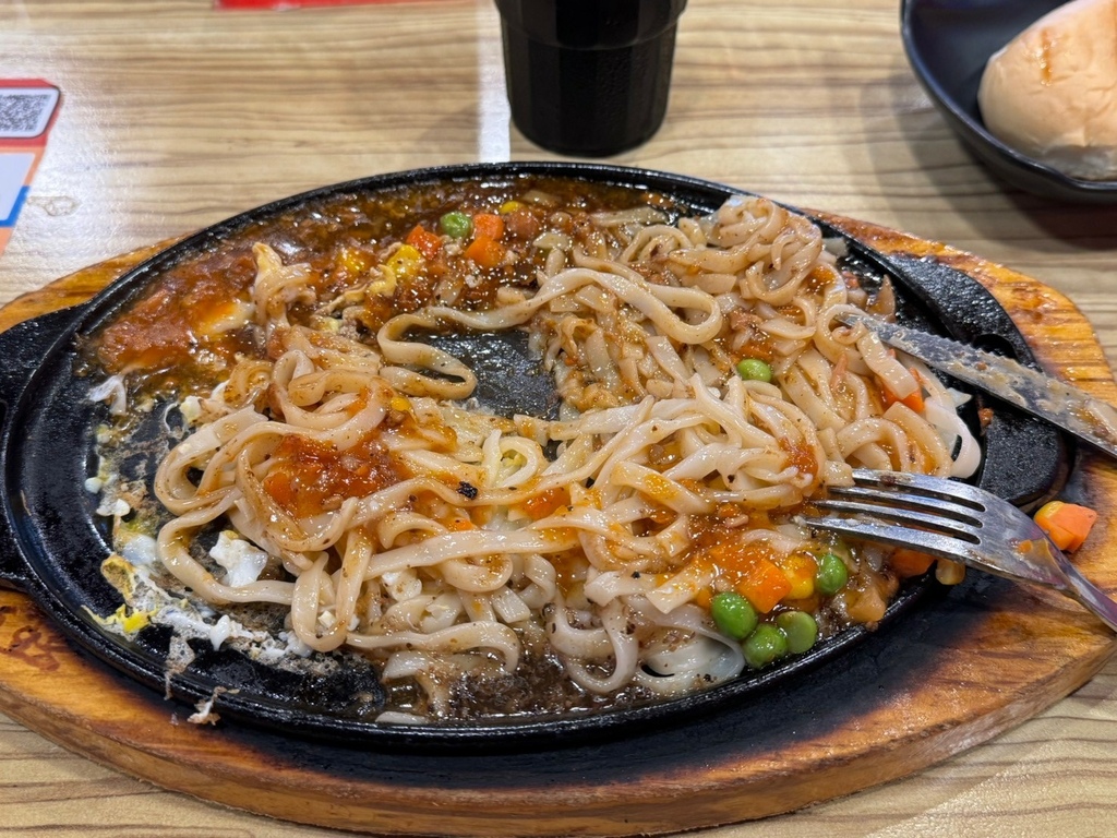 【台南平價牛排】安平牛排一條街，3家平價鐵板牛排你愛哪一家？