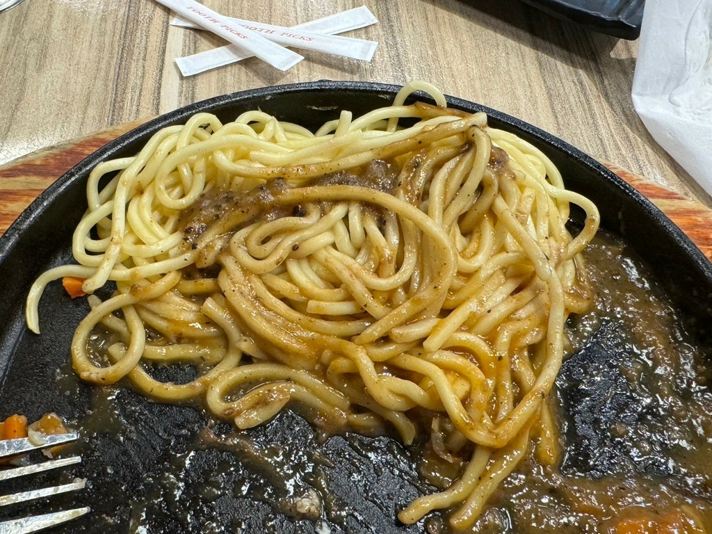 【台南平價牛排】安平牛排一條街，3家平價鐵板牛排你愛哪一家？