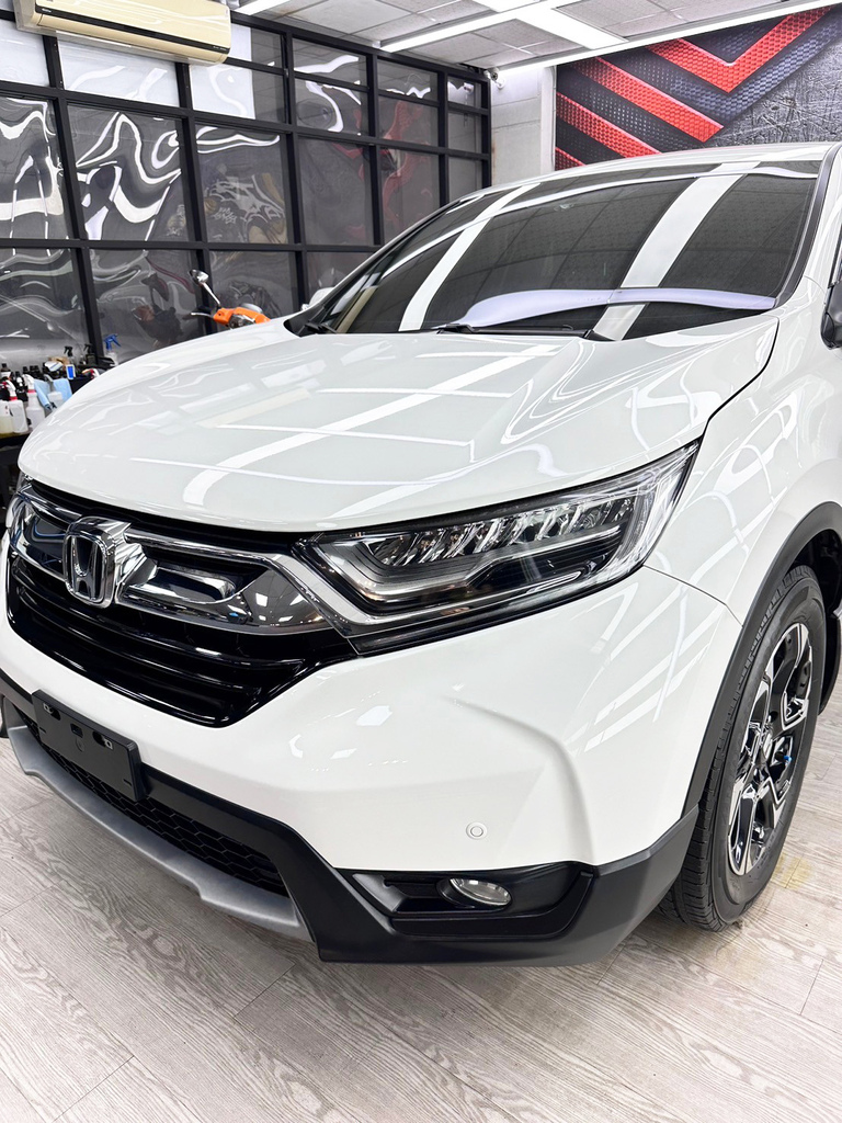 台南佑鑫汽車美容推薦，專業技術讓老車重獲新生！拋光美容內裝清