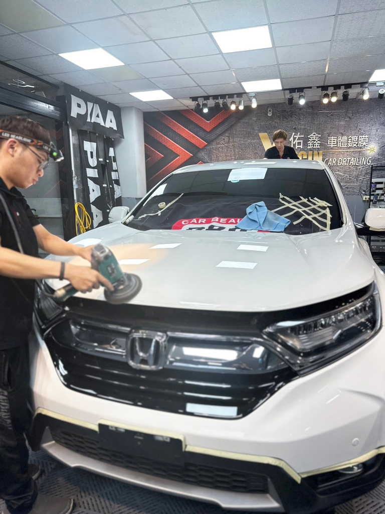 台南佑鑫汽車美容推薦，專業技術讓老車重獲新生！拋光美容內裝清