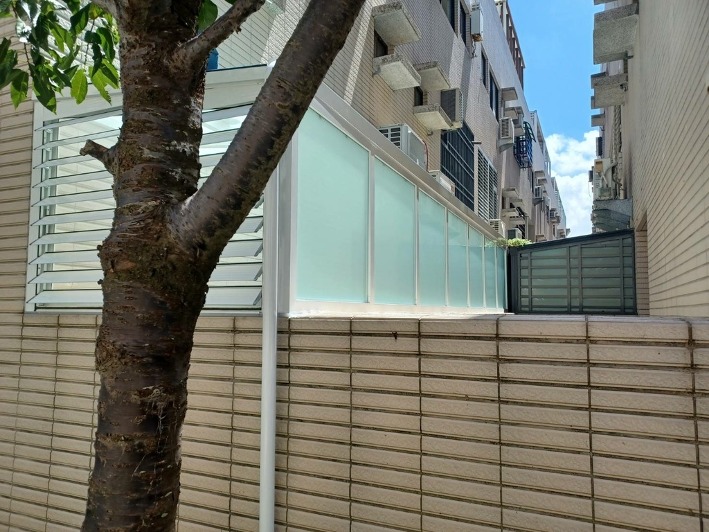 【台南遮雨棚/採光罩】遮雨棚水塔柵欄一次搞定｜網友熱烈推薦！