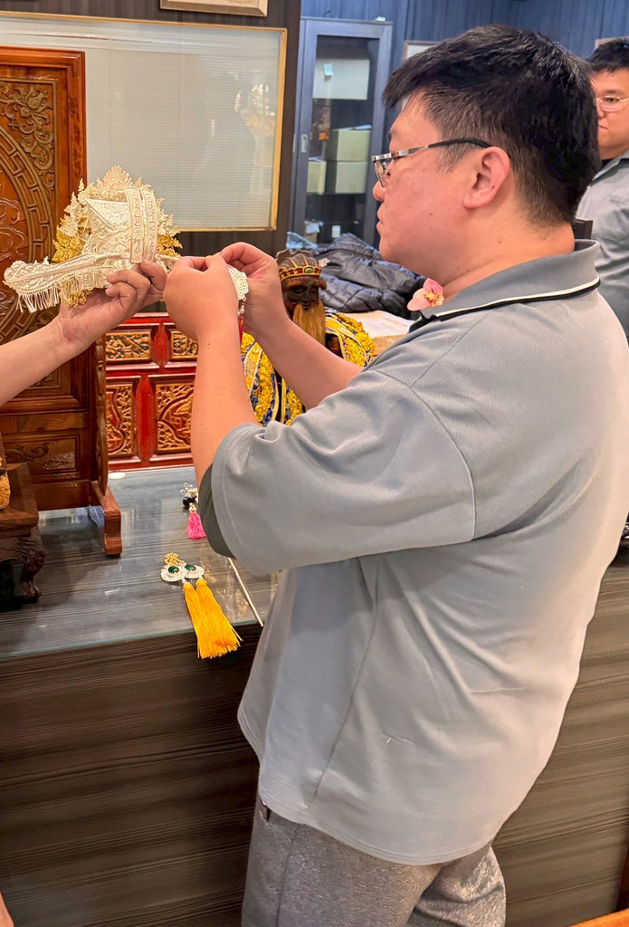 台南神帽【府城藝德軒】神明銀帽訂製推薦│神帽職人手工高級客製