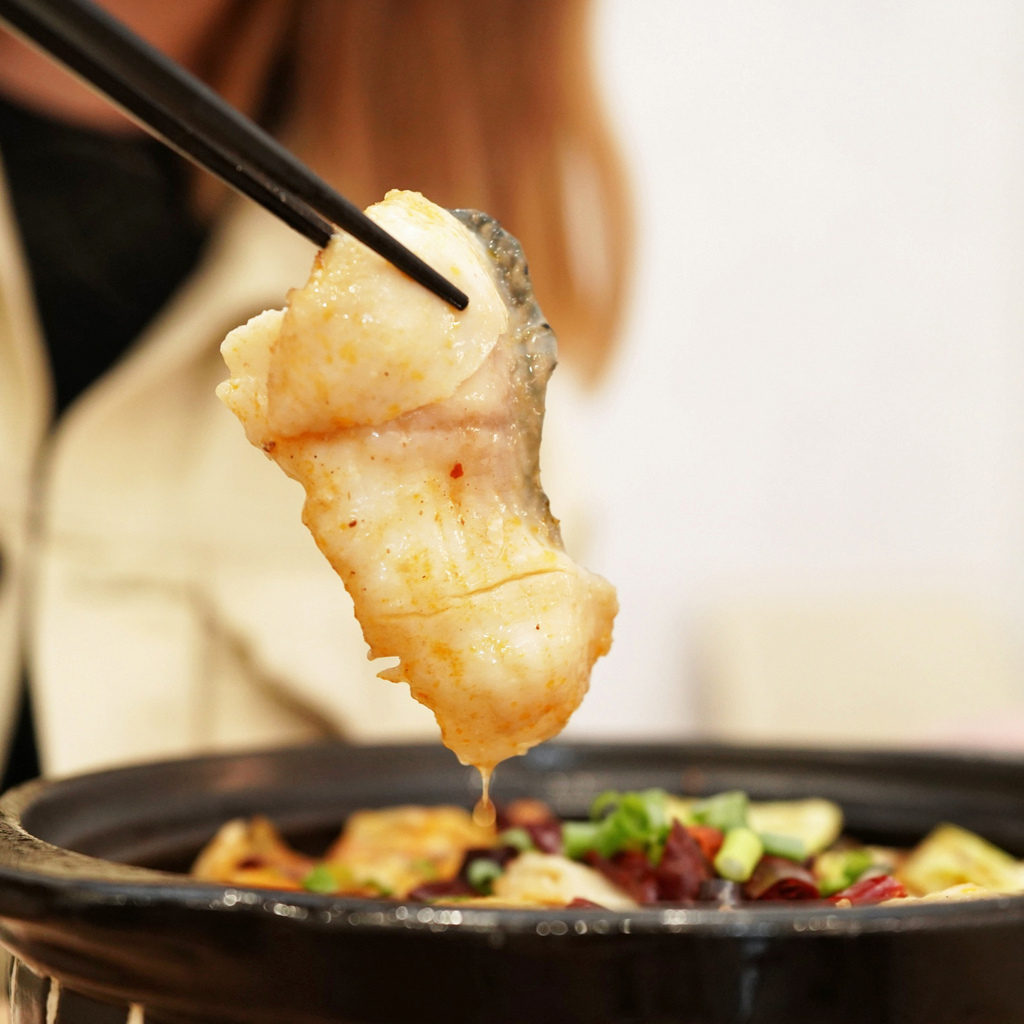 台南美食│寶煲餐飲食記分享│炸蝦咖哩、麻辣水煮魚、鱸魚粥都好