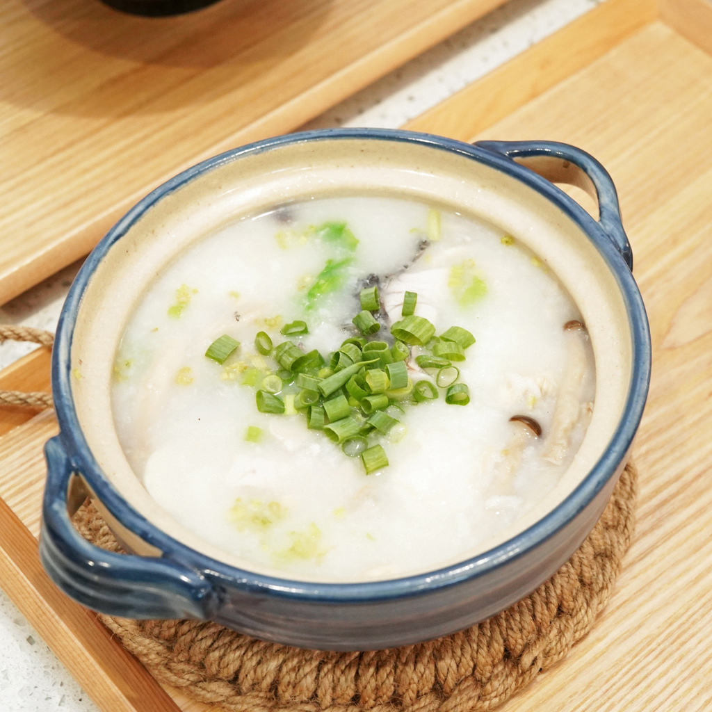台南美食│寶煲餐飲食記分享│炸蝦咖哩、麻辣水煮魚、鱸魚粥都好