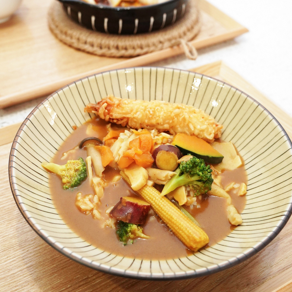 台南美食│寶煲餐飲食記分享│炸蝦咖哩、麻辣水煮魚、鱸魚粥都好