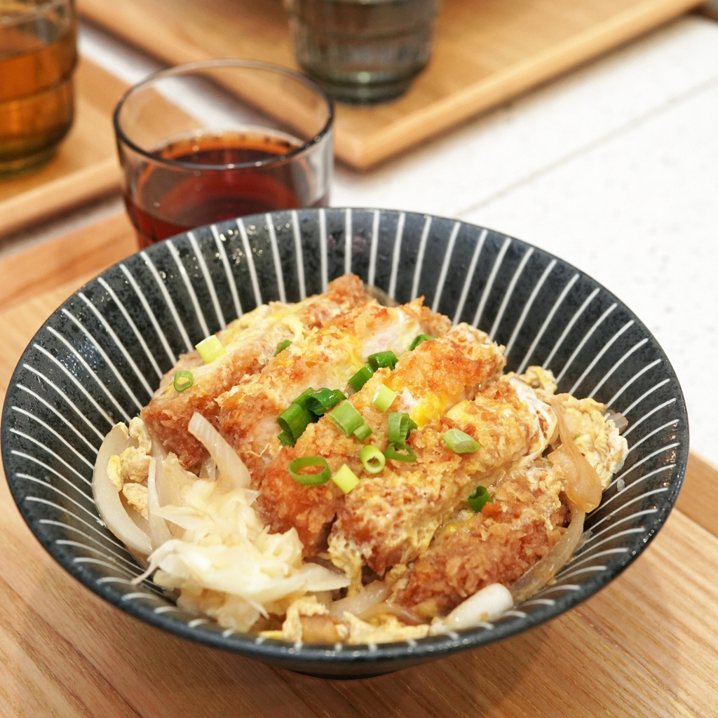 台南美食│寶煲餐飲食記分享│炸蝦咖哩、麻辣水煮魚、鱸魚粥都好
