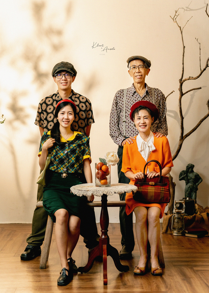 台南全家福推薦│爸媽紀念日之全家福圓夢計畫│復古又溫馨的全家