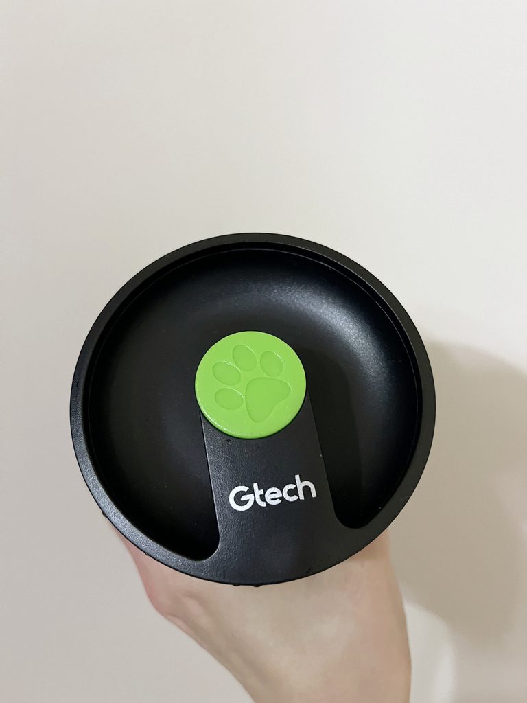 【Gtech小綠吸塵器開箱】英國Gtech小綠Multi Plus K9 寵物版無線除蟎吸塵器◆組合式吸頭讓掃除更輕鬆，吸塵除螨一機完成～