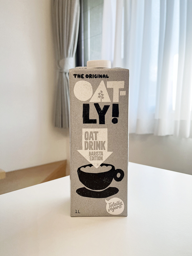 燕麥奶品牌推薦！OATLY／OATSIDE／MOMA／小人物燕麥奶，多款燕麥奶評比分享