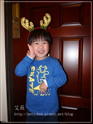 20111224[宇3Y5M2D&安7M10D] 薑餅屋_11.JPG