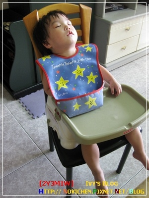 餐椅吃飯_4.jpg 餐椅吃飯_4.jpg