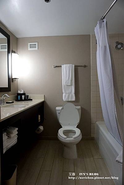 Crowne_11.JPG Crowne_11.JPG