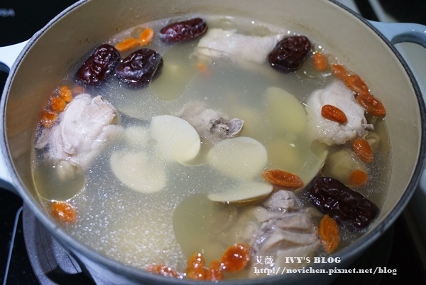 蛤蜊蒜頭雞湯_8.JPG