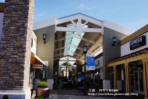 SF outlet_7.JPG SF outlet_7.JPG