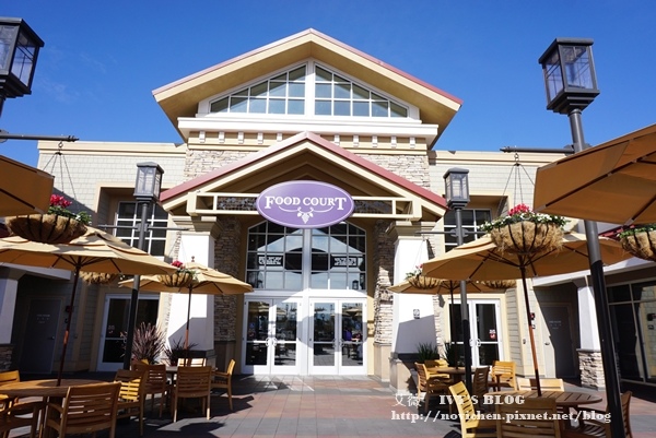 SF outlet_17.JPG SF outlet_17.JPG