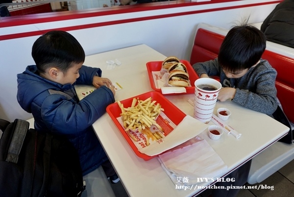 IN&OUT_9.JPG IN&OUT_9.JPG