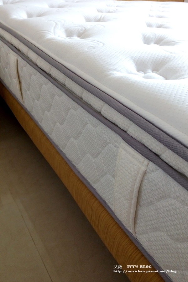 Sealy_10.jpg Sealy_10.jpg