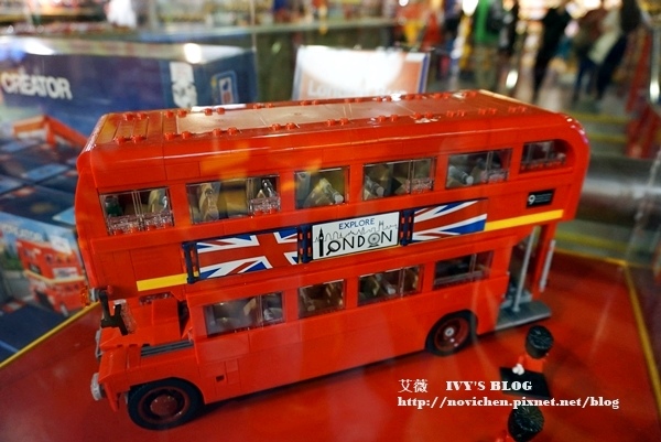 HAMLEYS_11.JPG