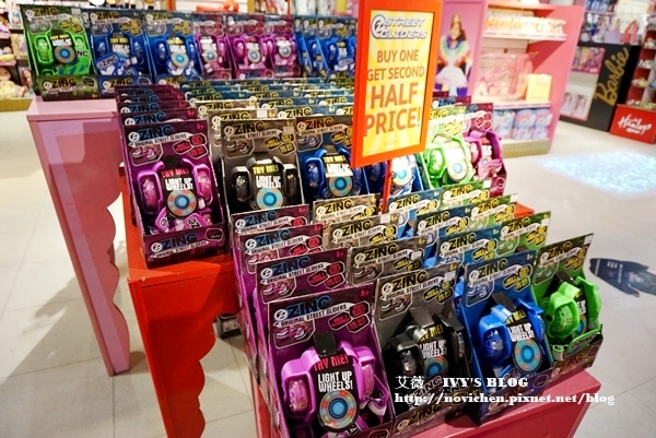 HAMLEYS_22.JPG