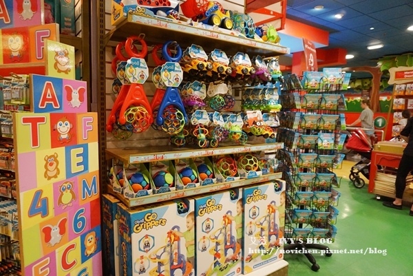 HAMLEYS_29.JPG