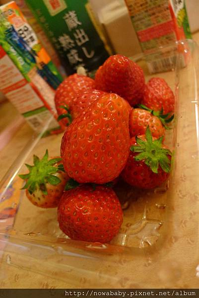 28今日水果草莓.JPG