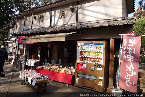 49深大寺表參道商店街.JPG