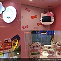 08hello kitty 自助checkin counter.jpg