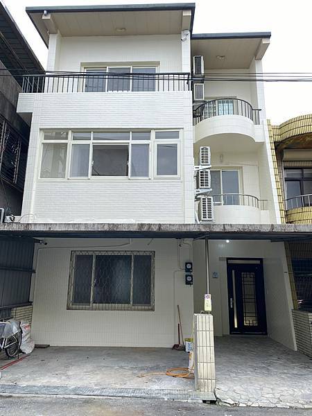 宜蘭老屋統包-傳統與現代的完美結合/透天厝的改造(羅東)